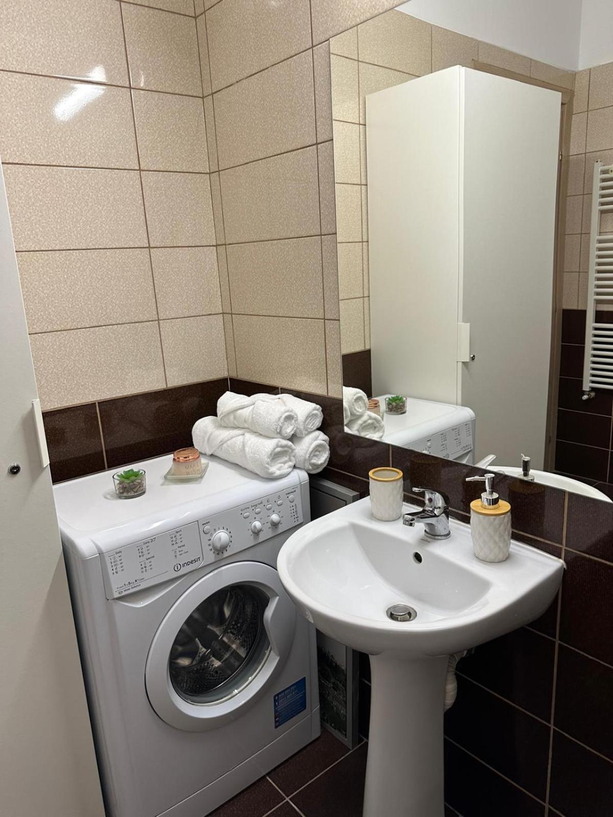 Studio Deluxe Uniri Бухарест Екстер'єр фото